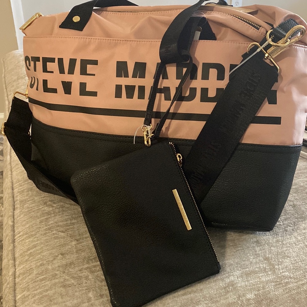 NWT Steve Madden gym bag with detachable black wristlet